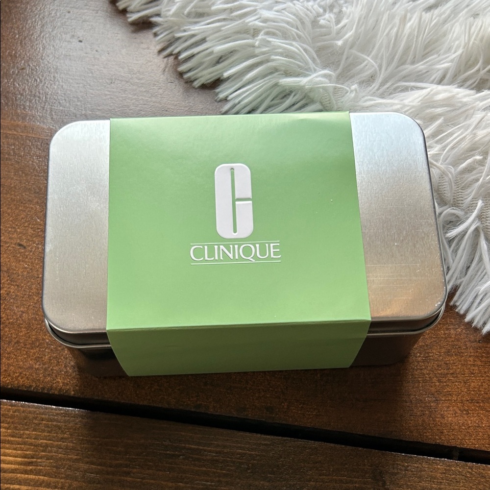 🩶5/$30 Clinique Metal Makeup / Storage Box Tin
New, never used!